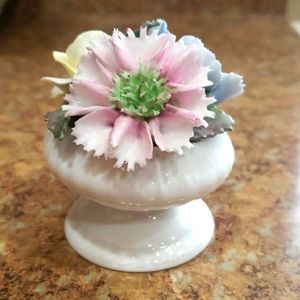 Camelot Porcelain Flower Bouquet Basket - Fine Bone